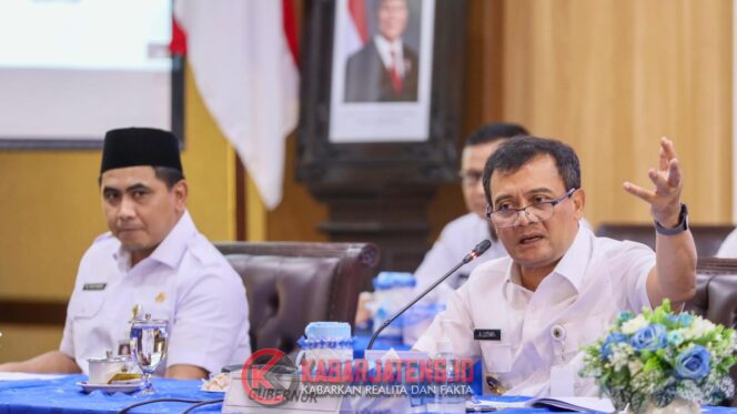 
					Fokus Hasil, Ahmad Luthfi Dorong BUMD Dongkrak PAD Jawa Tengah