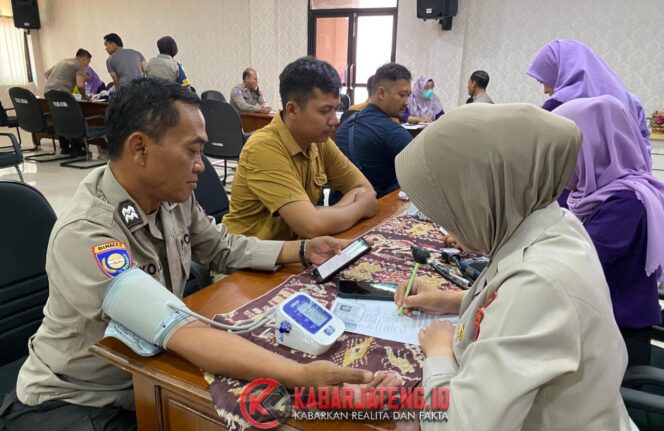 
					Polres Jepara Gelar Rikkes Berkala, Pastikan Personel Siap Jalankan Tugas