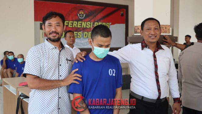 
					Kasus Pembunuhan di Demak, Pelaku Serahkan Diri Setelah Membacok Korban