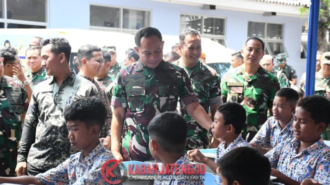 
					Pangdam IV/Diponegoro Dampingi Panglima TNI Resmikan SPPG 01 di Lanud Adi Soemarmo Boyolali
