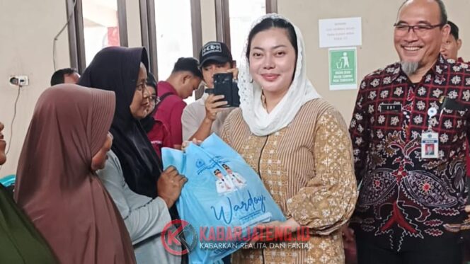 
					Bupati Brebes Salurkan Bantuan Wardoyo dan Pantau Infrastruktur Hingga Rumah Warga di Salem