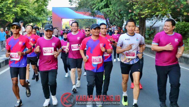 
					Ahmad Luthfi Ikut Berlari Bareng Ribuan Peserta di Solo Run Fest 2025