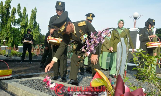 
					Peringati HUT ke-80 TNI, Kodam IV/Diponegoro Laksanakan Ziarah Nasional di TMP Giri Tunggal Semarang