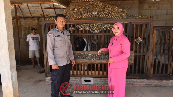 
					Brigadir Revangga: Polisi Jepara yang Sukses Kembangkan Peternakan Kambing Etawa sebagai Wujud Dedikasi dan Ketahanan Pangan