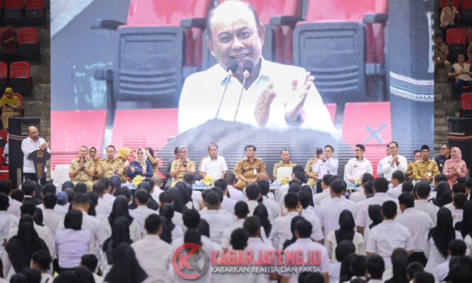 
					BGN Apresiasi Kepemimpinan Ahmad Luthfi, Jateng Dinilai Paling Siap Jalankan Program Gizi Nasional