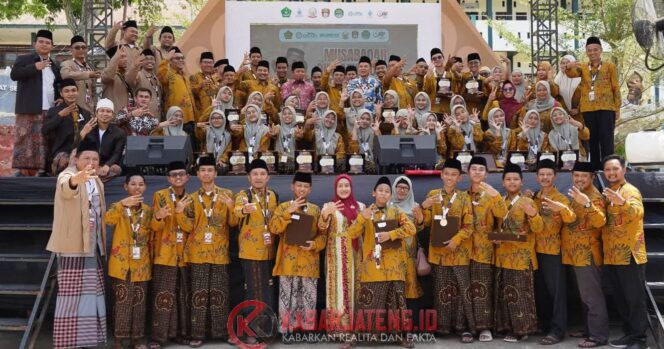 
					Jawa Tengah Raih Hattrick Juara Umum MQK Nasional 2025