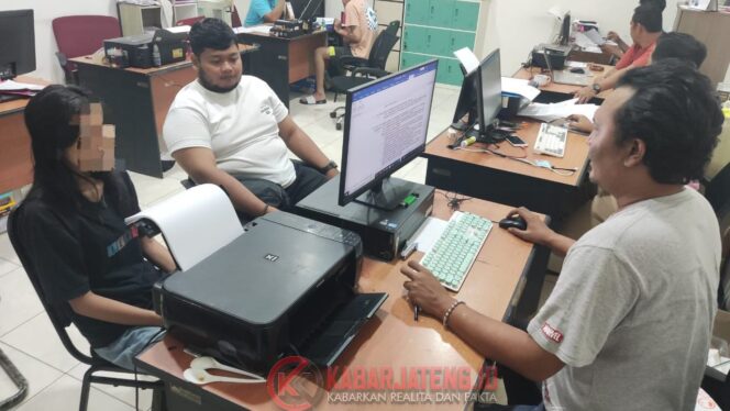 
					Satresnarkoba Polresta Banyumas Gulung Dua Pengedar Sabu, Total Barang Bukti 17,04 Gram
