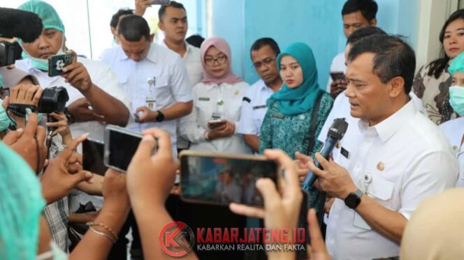 
					Sigap Tangani Kasus Keracunan Program MBG, Gubernur Ahmad Luthfi Dapat Apresiasi 