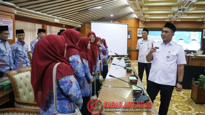 
					Taj Yasin Dorong Kafilah STQH Jateng Raih Prestasi Nasional, Lengkapi Capaian Juara Umum MQK