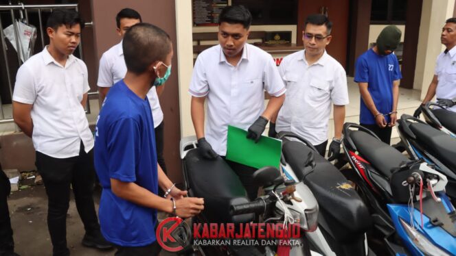 
					Dua Residivis Curanmor di Demak Ditangkap, Terlibat 17 Kasus Pencurian dan Jual Motor ke Penadah