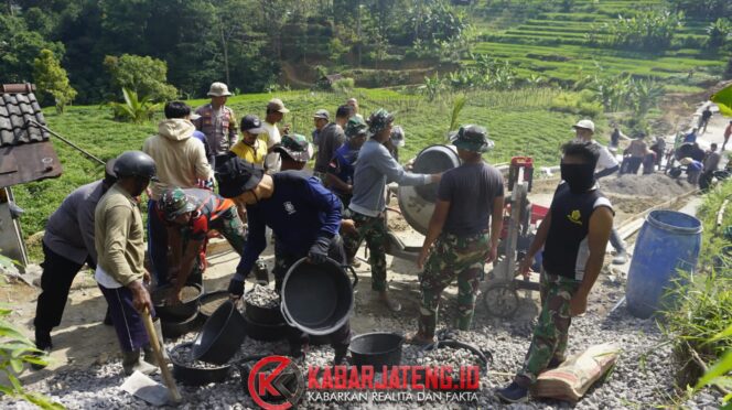 
					Semangat Gotong Royong Warnai TMMD Reguler ke-126 di Karanganyar