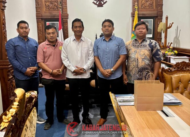 
					Pererat Kerja Sama, Firma Hukum GDEZ Silaturahmi ke Wakil Bupati Batang