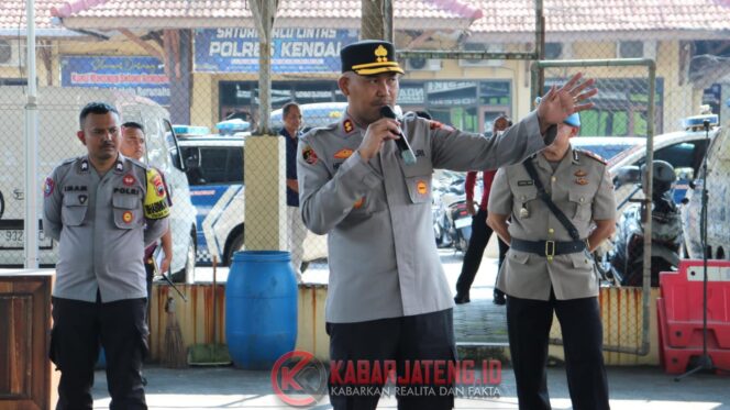 
					Kapolres Kendal Tekankan 7 Kompetensi Transformasi Polri, Dorong Bhabinkamtibmas Perkuat Deteksi Dini