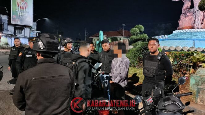 
					Tim Patroli Siraju Razia Pasangan Muda dan Pesta Miras di Jepara, Berawal dari Laporan Warga 110