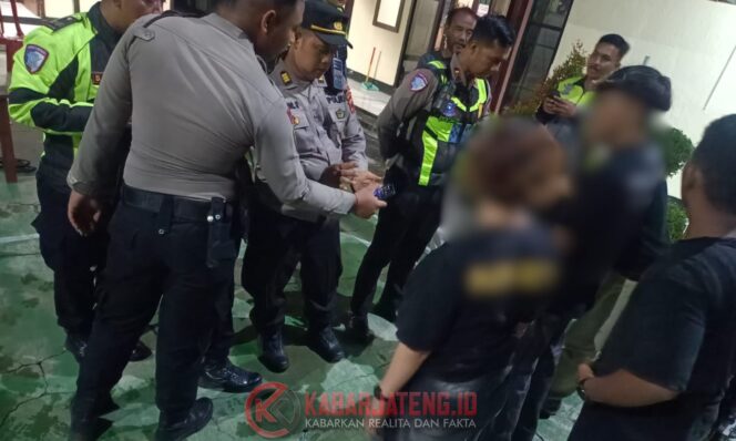 
					Pleton Siaga Polres Klaten Amankan Enam Remaja Konvoi Knalpot Brong Usai Pesta di Solo