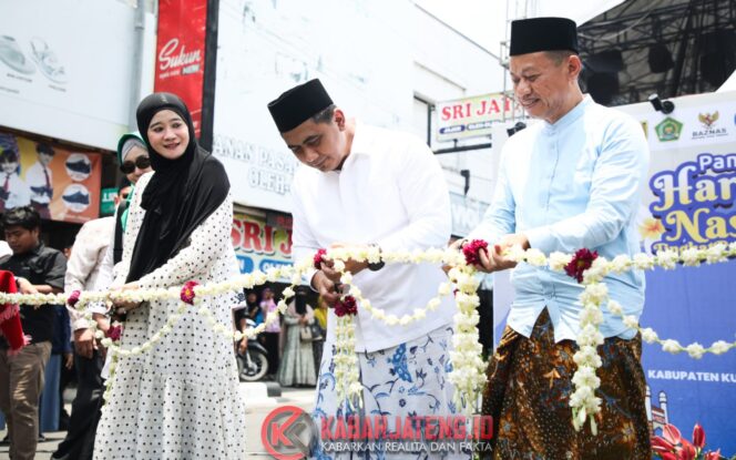 
					Wagub Taj Yasin Resmikan Pameran UMKM Santri di Kudus, Dorong Pesantren Jadi Penggerak Ekonomi Umat