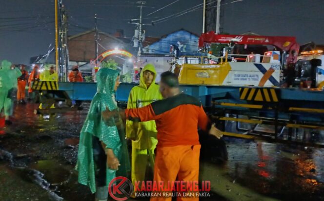 
					KA Harina Kembali Beroperasi dari Stasiun Semarang Tawang, KAI Daop 4 Sampaikan Permohonan Maaf kepada Penumpang