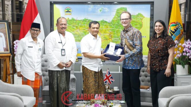 
					Dubes Inggris Kunjungi Gubernur Ahmad Luthfi, Bahas Peluang Kerja Sama Strategis