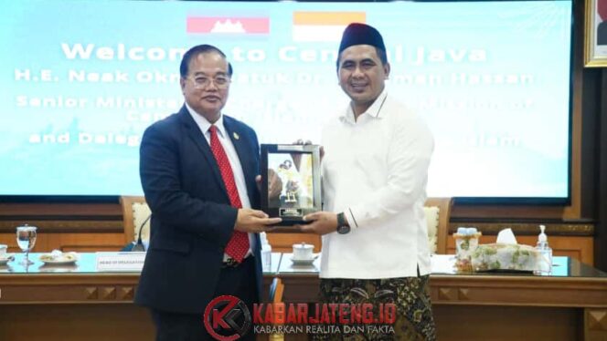 
					Pemprov Jateng dan Kerajaan Kamboja Bahas Peluang Kerja Sama Bidang Pendidikan hingga Pertanian