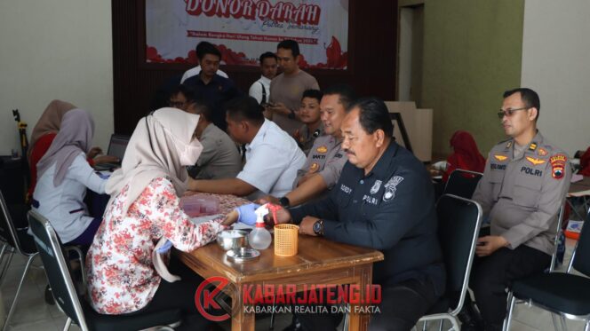
					Polres Semarang Gelar Donor Darah Rayakan HUT ke-74 Humas Polri