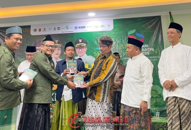 
					Launching Buku “Teladan Sepanjang Zaman”, Menggugah Semangat Santri di Kota Semarang