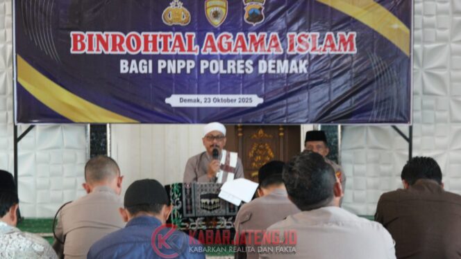 
					Polres Demak Gelar Binrohtal, Bentuk Personel Polri yang Beriman dan Humanis