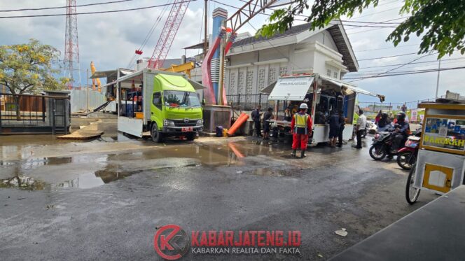 
					DPU Kota Semarang Maksimalkan Operasional Pompa untuk Percepat Surutnya Banjir