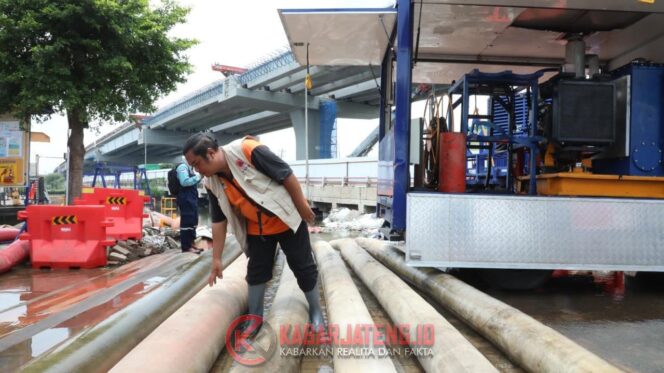 
					Pemprov Jateng Tambah Pompa Jadi Delapan, Sedot Genangan Hingga 1.900 Liter per Detik