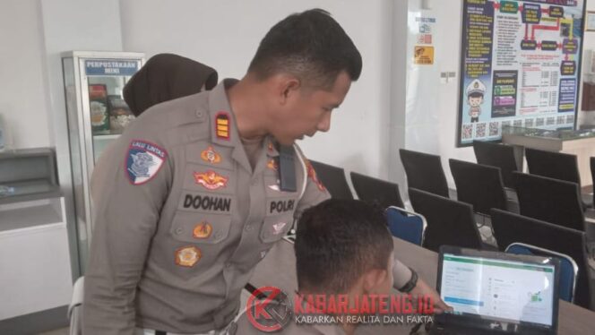 
					Polres Sukoharjo Hadirkan Inovasi “SIMKU”, Pengingat Otomatis Masa Berlaku SIM Lewat WhatsApp