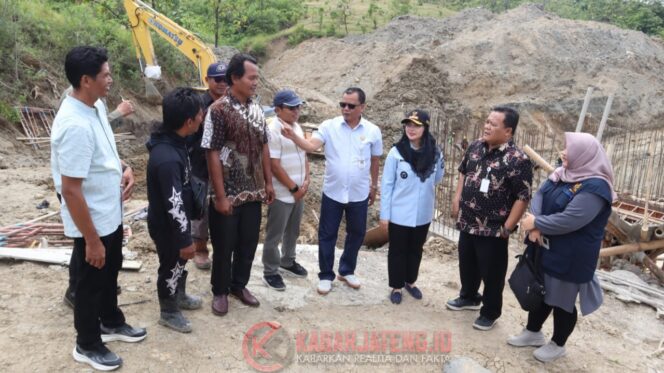 
					Bupati Brebes Tinjau Pembangunan Jembatan Pamulihan, Tegaskan Pentingnya Kualitas dan Ketepatan Waktu