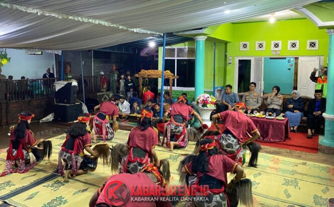 
					URAK, Tradisi Jaga Malam Gotong Royong di Dusun Candisari, Kecamatan Jambu