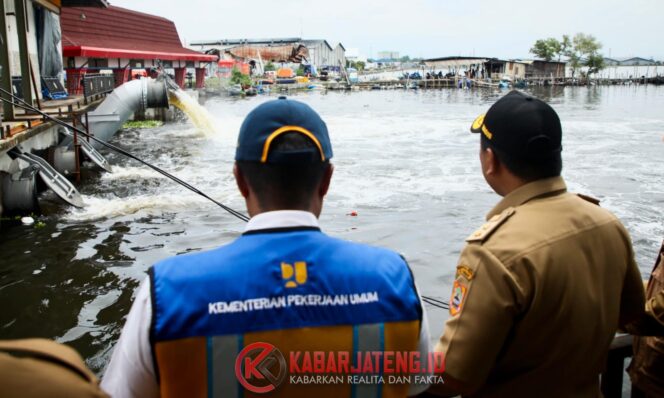 
					Langkah Cepat Pemprov Jateng Tangani Banjir Semarang dan Demak Sejak Hari Pertama