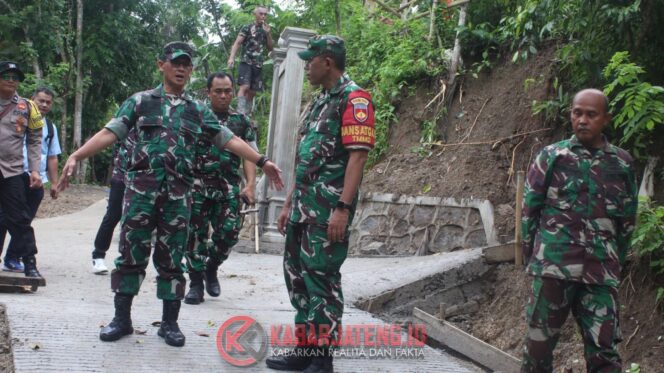 
					Irdam IV/Diponegoro Tinjau Program TMMD Reguler ke-126 di Desa Cingebul Banyumas