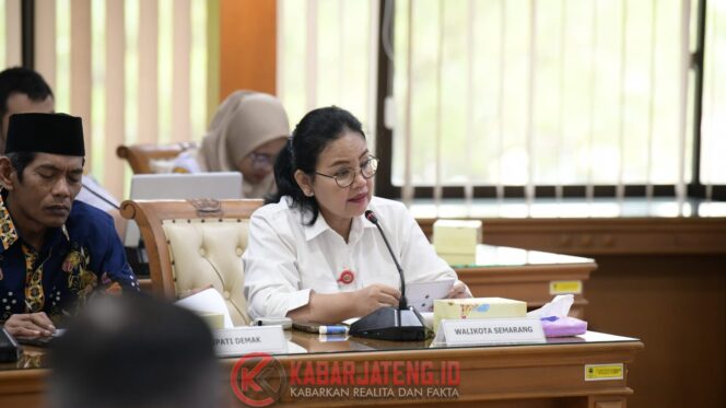 
					Agustina Dorong Penambahan Pompa dan Pengerukan Kolam Retensi untuk Atasi Banjir Semarang