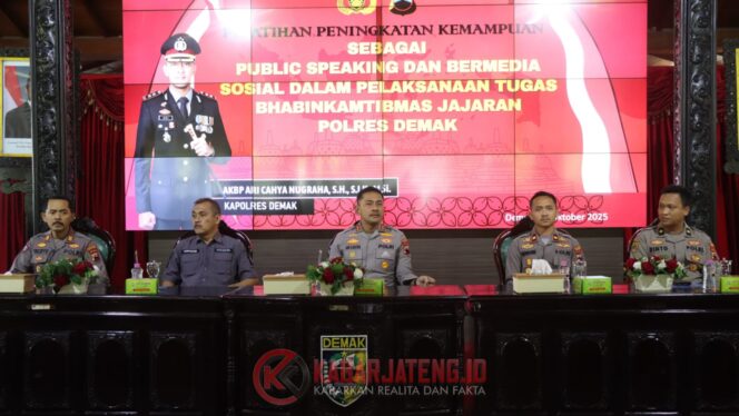 
					Polres Demak Latih Bhabinkamtibmas Kuasai Public Speaking dan Literasi Digital