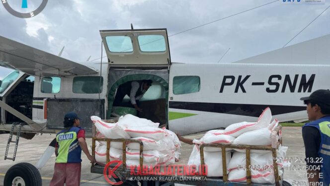 
					Pesawat Modifikasi Cuaca Tebar Garam di Langit Jateng, Upaya Atasi Banjir Sesuai Arahan Gubernur Ahmad Luthfi