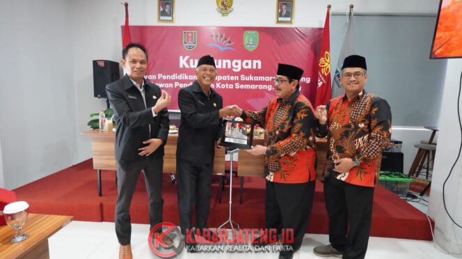 
					Dewan Pendidikan Sukamara Kalteng Pelajari Strategi Implementasi Turansi DPKS