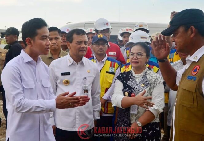 
					Wapres Gibran Apresiasi Sinergi Gubernur Ahmad Luthfi dalam Penanganan Banjir Semarang