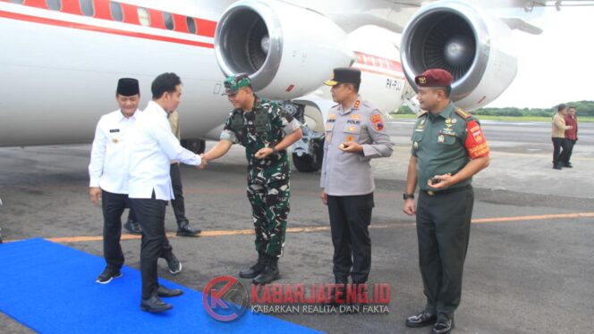 
					Pangdam IV/Diponegoro Dampingi Wapres Gibran dalam Kunjungan Kerja di Semarang