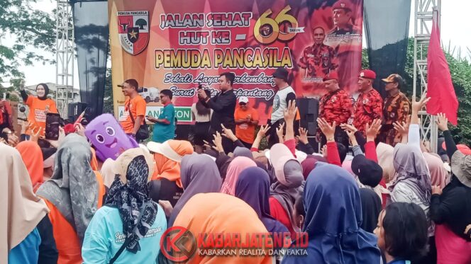 
					Ribuan Warga Meriahkan Jalan Sehat HUT ke-66 Pemuda Pancasila di Bumiayu