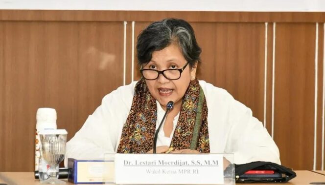 
					Lestari Moerdijat saat menyapa komunitas akademik Fakultas Ilmu Sosial dan Ilmu Politik, Universitas Sumatera Utara (USU), 19 September 2025 | foto: instagram lestarimoerdijat.