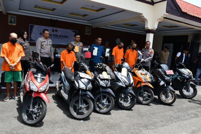 
					Polres Karanganyar Berhasil Ungkap Tiga Kasus Curanmor, Empat Pelaku Diamankan