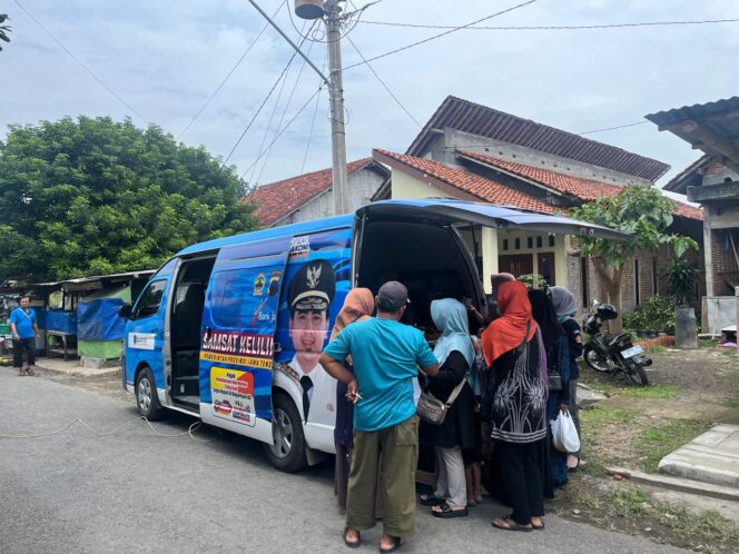 
					Satlantas Polres Tegal Hadirkan Layanan Samsat Keliling dalam Program “TILIK DESA” Bupati Tegal