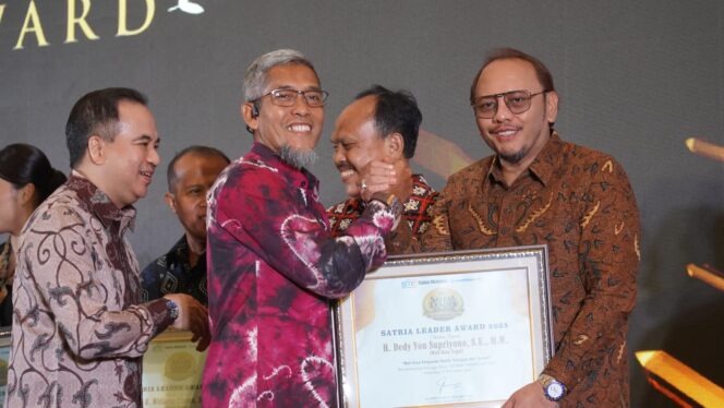 
					Wali Kota Tegal Raih Penghargaan Sebagai Pemimpin Pelayanan Publik Terbaik di Jawa Tengah