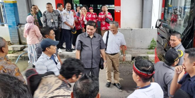 
					Irwan Leokita Wiharto Karunia, Anggota DPRD Komisi C saat hadir uji coba Bus Listrik Trans Semarang. Foto: Wahyu Hamijaya.