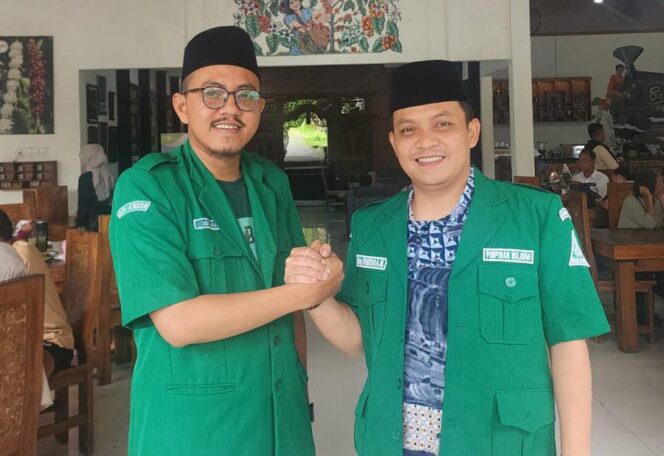 
					Ketua LKA Jateng, dr. Muhammad Hayyi Wildani bersama Sekretaris drg. Fauzan Arif Munandar