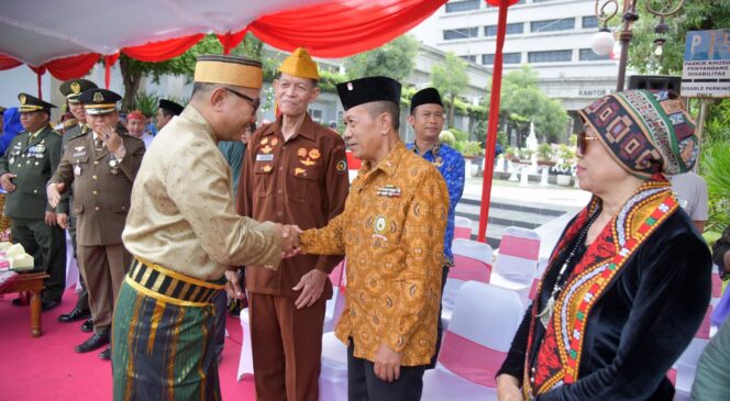 
					Hari Pahlawan, Pemkot Semarang Ajak Warga Perkuat Semangat Kebersamaan Bangun Kota Lebih Baik