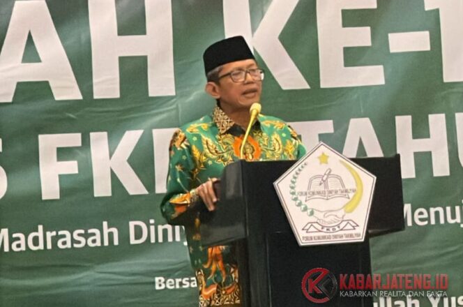 
					Ketua Umum Forum Komunikasi Diniyyah Takmiliyah, H. Lukman Khakim