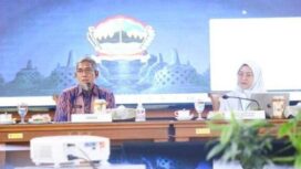 Sekda Provinsi Jawa Tengah, Sumarno, memimpin Rapat Persiapan PSEL Semarang Raya di kompleks Kantor Gubernur Jawa Tengah, Selasa (11/11/2025) | foto: Diskominfo Jateng