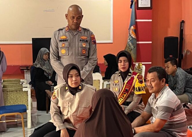 
					Polres Kendal Raih Apresiasi Polda Jateng, Jadi Percontohan Layanan Psikologis bagi Korban Bencana